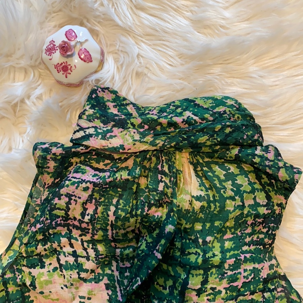 Badgley Mischka EUC Tie neck Silk sleevless Top!